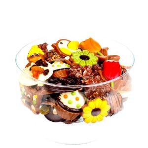 Glazen schaal met chocolade